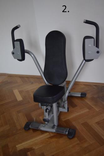 Posilovací stroje