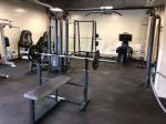 Masivn benchpress lavice