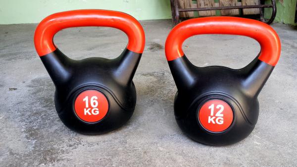 Prodm sadu dvou Kettlebell 12-16kg