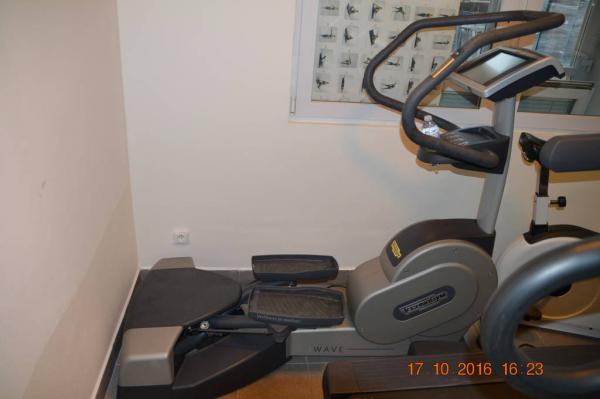 Eliptick trenar Technogym WAVE EXC 700 I P TV