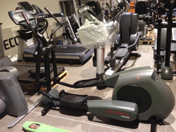 Eliptick trenar Life Fitness 9500HR