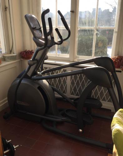 Eliptick trenar Vision Fitness S7200 HRT