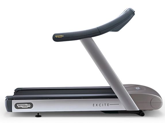 TECHNOGYM EXCITE RUN 700 TV / PROFESIONÁLNÍ BĚŽECKÝ PÁS