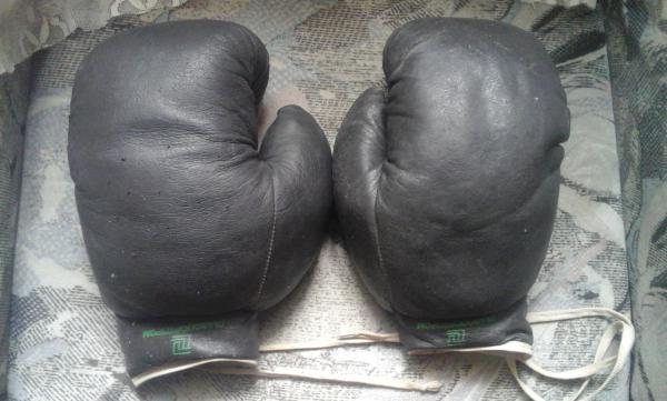 stare boxerske rukavice