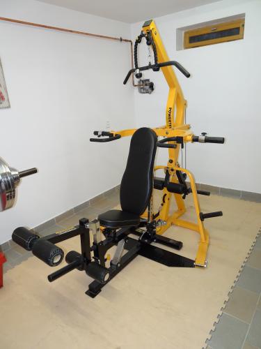 Posilovac stroj POWERTEC WB-LS Workbench Leverage Gym