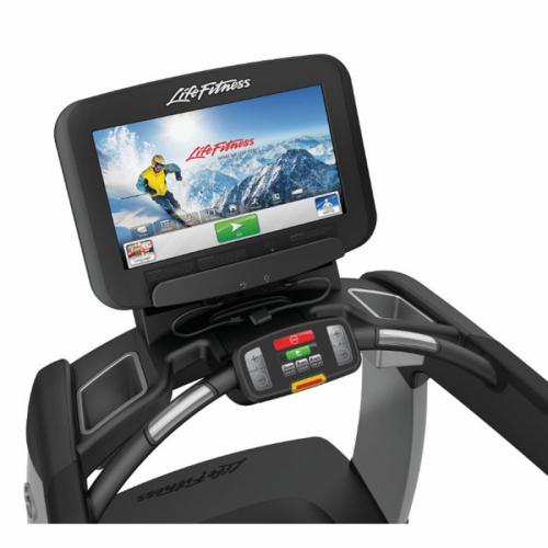 Life Fitness Discover SE 95T profi běžecký pás/ repasovaný