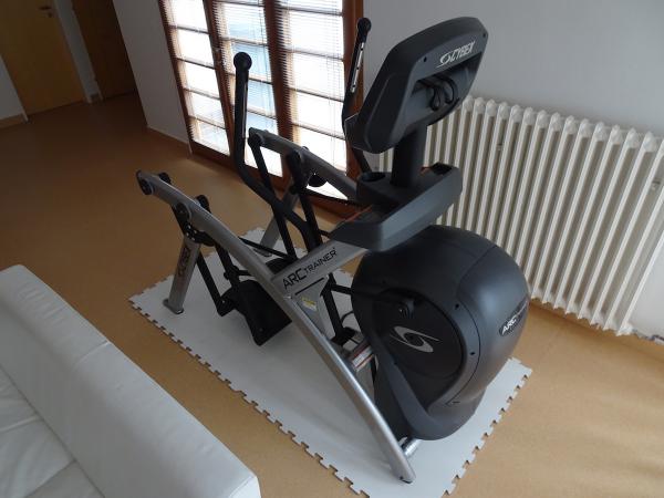 Crossov trenar Cybex 525AT Total Body Arc Trainer