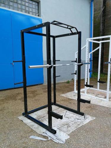 Masivní dřepovací klec do fitness a posilovny