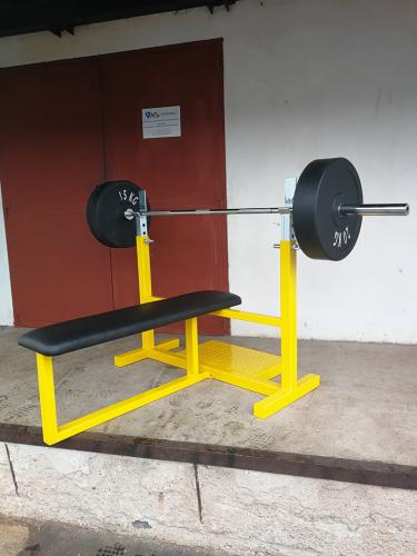 Masivn benchpress lavice do fitness/posilovny