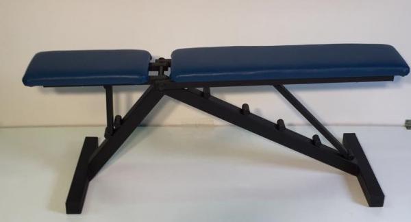 Lavice je vyrobena z kvalitního, poctivého jeklu 50x50. Lavice má nosnost 350kg, což vám bez problém