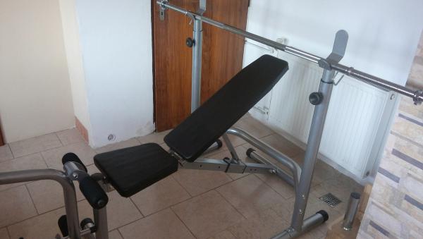 Polohovací lavice se samostatným stojanem na činku