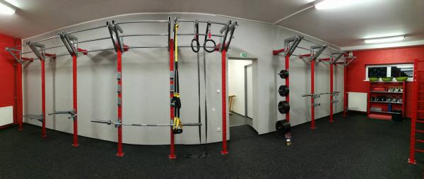 Konstrukce pro crossfit, fitness, skupinov lekce, TRX