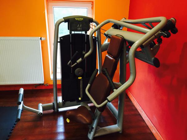 TECHNOGYM Selection Line - Chest Incline - tlaky na prsa