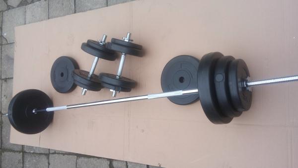 Činkový set o celkové hmotnosti 67 kg.