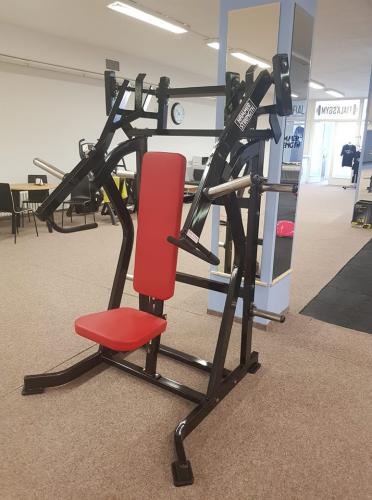 Hammer Strength Incline Press repasovan