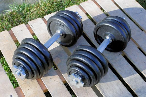 jednoruční činky 2x18kg za 2490kč
