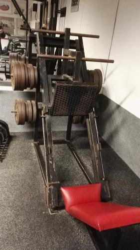 LEG PRESS