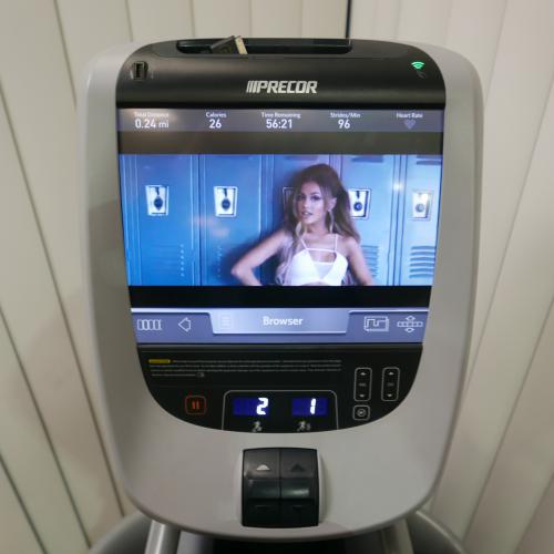 Precor AMT 885 openstride - repasovan znovn kusy