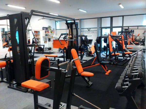 Stroje a vybaven celho fitness centra