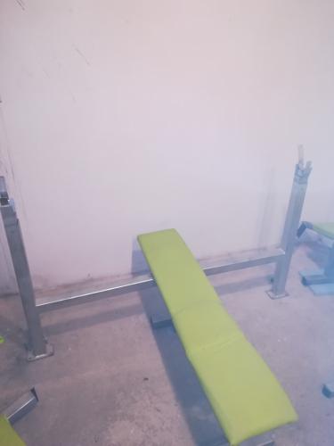 Bench press lavice