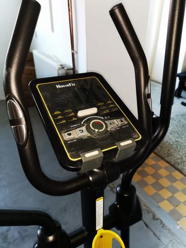 Eliptick trenar Housefit MOTIO 80