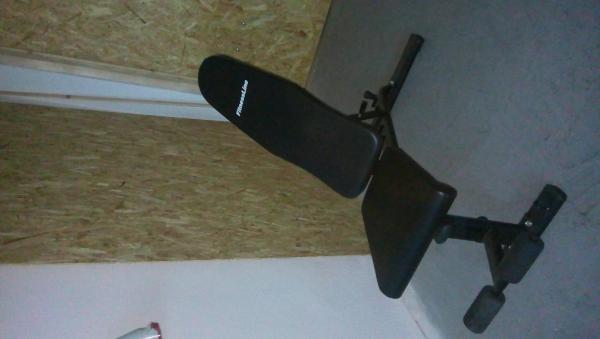 Polohovací posilovací lavice