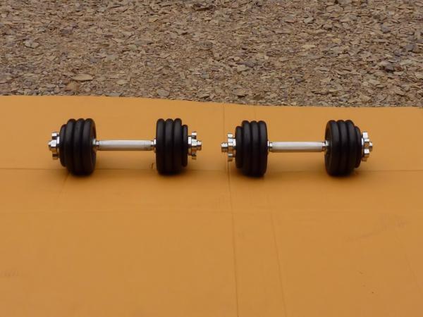 činky 2x9kg za 990kč