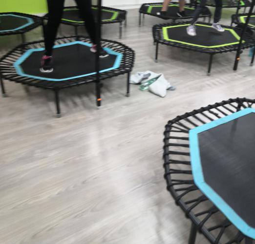 Jumpingové trampolíny