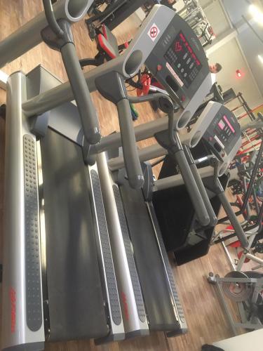 Bezecke trenazery LIFE FITNESS 6ks