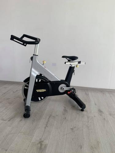 TECHNOGYM SPINNING BIKE