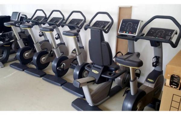 vertikální kola TECHNOGYM Excite 500 LED.
