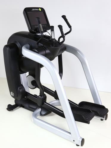Použité LIFE FITNESS FlexStraider Objevte SE LCD eliptické trenažéry.