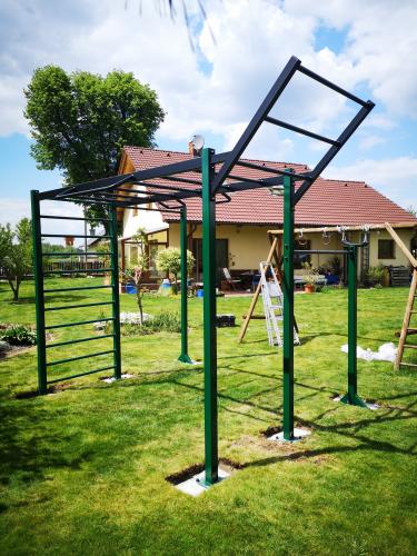 Venkovní workout hřiště/konstrukce na cvičení