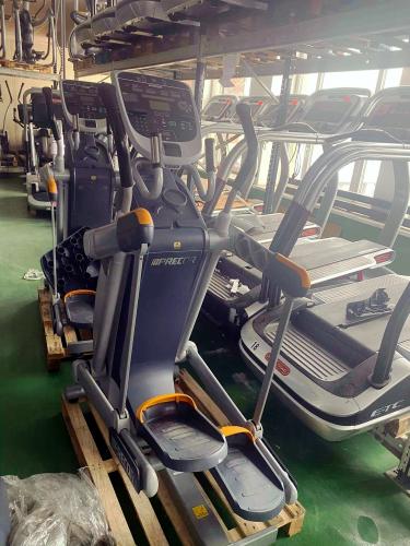 Pouit eliptick trenar Precor AMT 835 P30