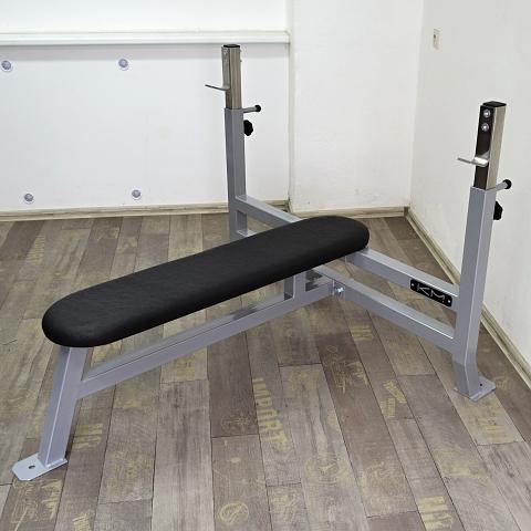Lavice na tlaky rovná (Flat Bench Press)