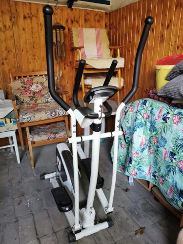 Prodm eliptick trenar HouseFit Motio 30