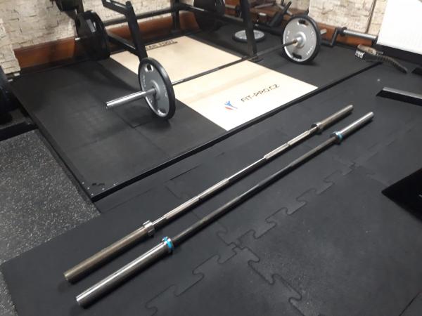 Kladka, legpress, hacken dřep, osy, kotouče