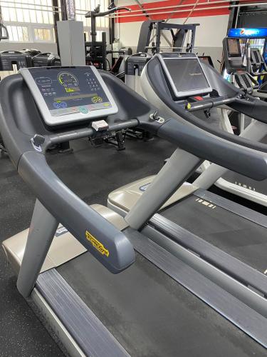 PROFI TECHNOGYM RUN 700-SUPER STAV