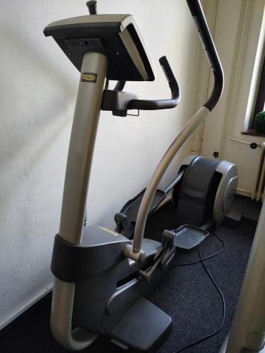 Eliptick trenaer technogym