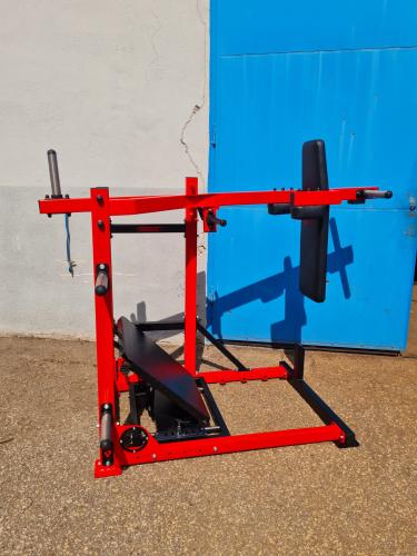 Pendulum Squat Machine - pendulum dep nov stroj