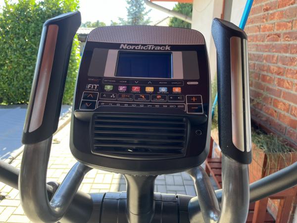 Eliptický trenažer NordicTrack