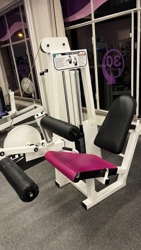 Prodám profesionální posilovací stroje