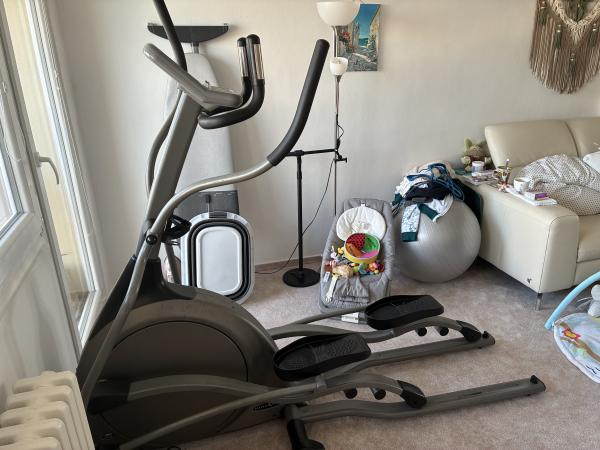 Eliptický trenažér Vision Fitness X6200