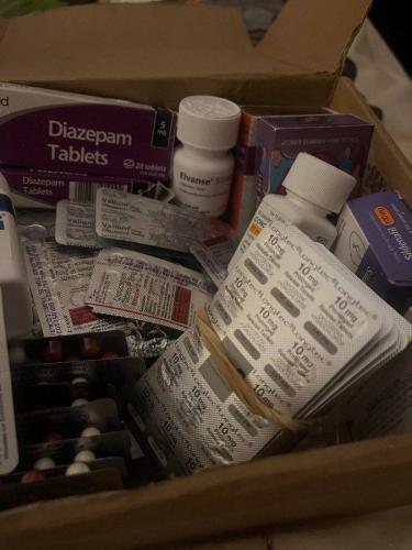 K dispozici Hypnogen, Stilnox, Zolpidem, Zolpinox, Neurol